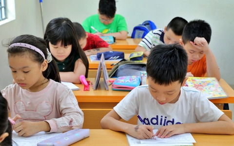 Kết hợp "truy cứu hình sự" và "công khai danh tính" để lập lại kỷ cương quản lý dạy thêm