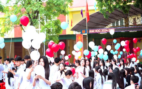 Giấy báo dự thi, thẻ dự thi tốt nghiệp trung học phổ thông sẽ tích hợp thành "Giấy báo dự thi"