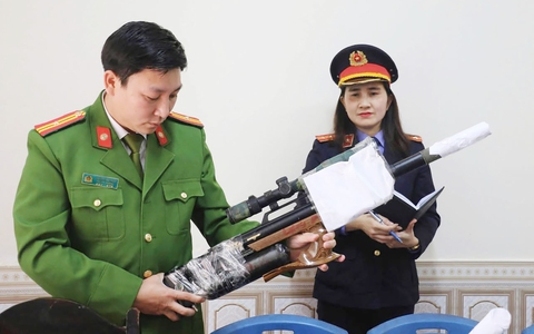 Triệt phá ổ nhóm mua bán vũ khí quân dụng, bắt giữ 42 đối tượng