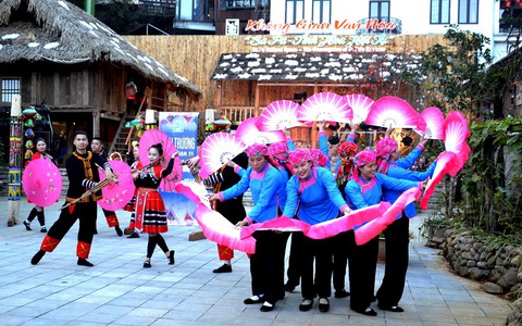 Sa Pa: Khai mạc “Không gian văn hóa tinh hoa hội tụ” phục vụ du khách nghỉ Tết dương lịch