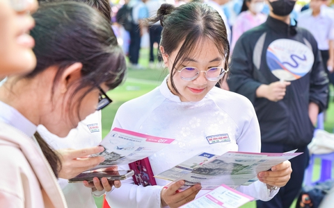 Một trường đại kenh bong da truc tiep ở Thành phố Hồ Chí Minh sử dụng 17 tổ hợp để xét tuyển