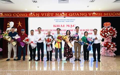 Lào Cai: Giới thiệu, trưng bày hơn 500 đầu xem truc tiep bong da tren internet, tạp chí tới bạn đọc dịp đại lễ 30/4
