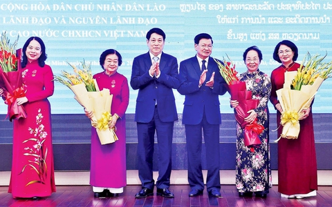 Nhà nước Lào tặng Huân chương Tự do cho lãnh đạo cấp cao Việt Nam