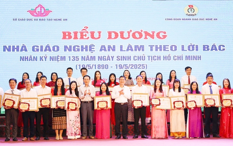 Biểu dương 135 giáo viên "Nhà giáo Nghệ An làm theo lời Bác"