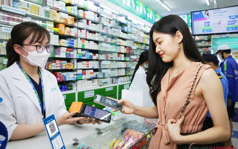 Cửa hàng nào cho phép nộp, rút tiền như ngân hàng?