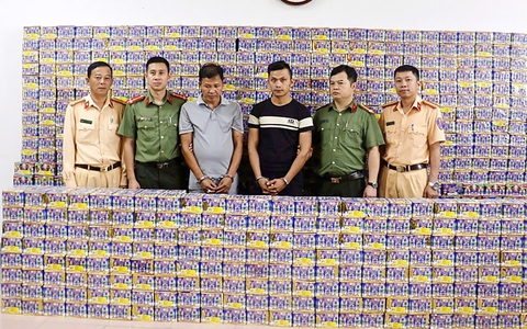 Công an Nghệ An bắt 2 đối tượng buôn bán pháo nổ xuyên quốc gia
