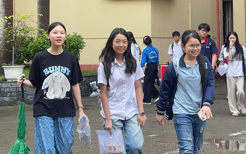 Đề thi môn Ngữ văn (chuyên) vào lớp 10 Trường chuyên Khoa học Xã hội và Nhân văn