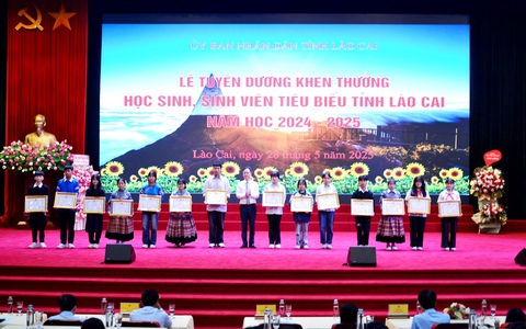 Lào Cai tuyên dương, khen thưởng 500 học sinh, sinh viên tiêu biểu xuất sắc năm học 2024 - 2025