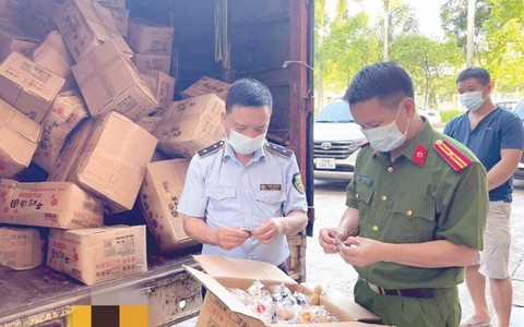 Sản xuất, buôn bán hàng giả, hàng cấm có thể bị phạt tới 400 triệu và xử phạt bổ sung