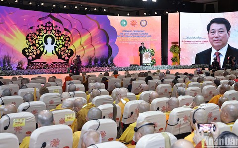 Chủ tịch nước Lương Cường: Đại lễ Vesak 2025 - cùng nhau xây dựng thế giới "hòa bình an lạc"