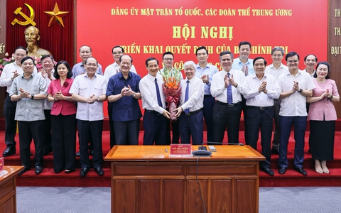 Đồng chí Nguyễn Thái Học giữ chức Phó Bí thư Đảng ủy Mặt trận Tổ xem truc tiep bong da tren internet, các đoàn thể Trung ương