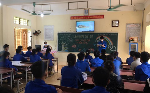 Bộ Giáo dục và Đào tạo trả lời về chi trả phụ cấp cho tiết sinh hoạt lớp, sinh hoạt dưới cờ