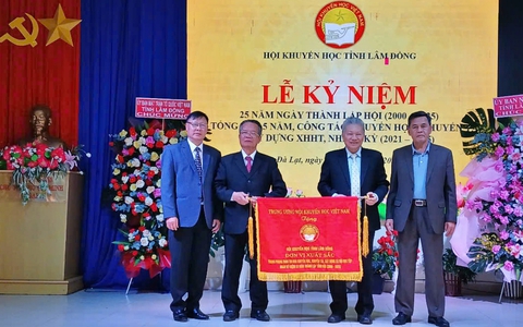 Tổng kết 5 năm công tác khuyến học, khuyến tài và kỷ niệm 25 năm ngày thành lập Hội Khuyến học tỉnh Lâm Đồng