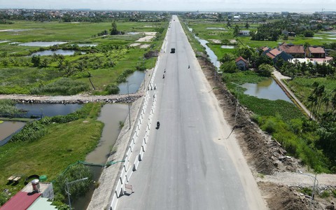 Hải Phòng đề xuất nâng cấp đường bộ ven biển bị "đắp chiếu" thành đường cao tốc