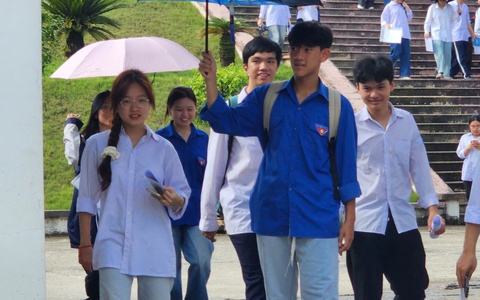 Gợi ý đáp án môn Ngữ văn thi tốt nghiệp trung học phổ thông 2025