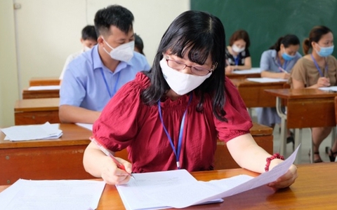 Chấm thi Ngữ văn: Tại sao chấm chung 10 bài trước khi chấm đại trà?