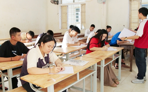 Gợi ý đáp án môn Tiếng Anh thi tốt nghiệp trung học phổ thông 2025