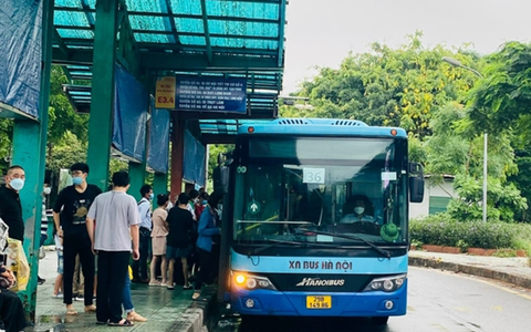 Phát hành vé xe buýt có trợ giá tại Hà Nội