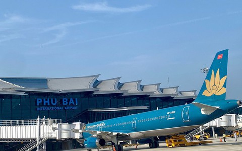 Yêu cầu tăng cường an ninh hàng không sau vụ va chạm 2 máy bay