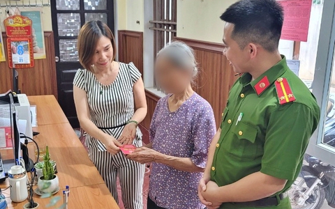 Hãy quan tâm đến cha mẹ mình, họ đang là "con mồi" béo bở của lừa đảo trên không gian mạng