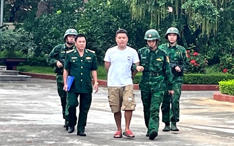 Thu giữ hơn 235 kg bạc giấu trên xe kéo hàng buôn lậu qua cửa khẩu Kim Thành
