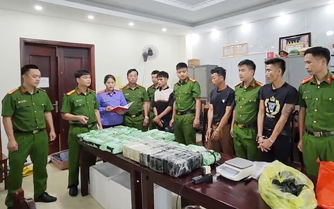 Triệt phá đường dây buôn bán ma tuý, thu giữ 60 bánh heroin cùng 37kg ma tuý đá