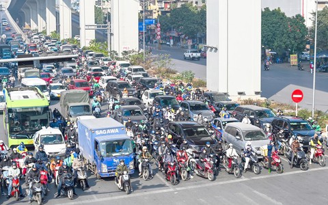 Hà Nội đề xuất loạt chính sách hỗ trợ người dân chuyển đổi xe điện
