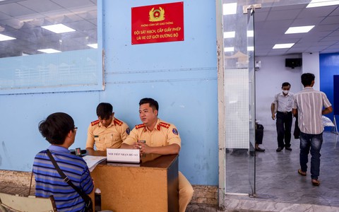Từ 4/8, người dân Thành phố Hồ Chí Minh cấp, đổi giấy phép lái xe tại những địa điểm nào?