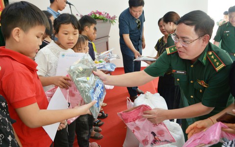 Ra mắt mô hình “Mẹ đỡ đầu” ở Đồn biên phòng Bát Xát