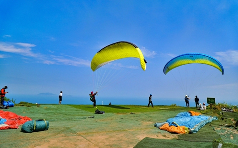 Ngừng bay dù lượn ở Sơn Trà sau vụ việc du khách tử nạn