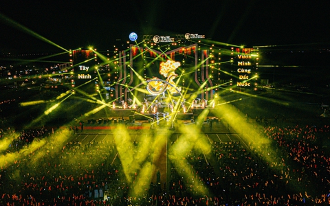 Gần 5 vạn người hội tụ về T&T City Millennia trải nghiệm 2 công trình kỷ lục quốc gia và đại nhạc hội