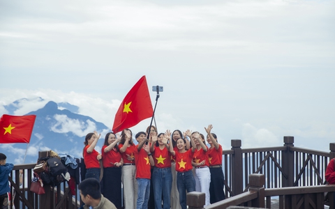 Tổ Quốc ta cờ hoa rạng rỡ - Sun Paradise Land tưng bừng đón Quốc khánh 2/9