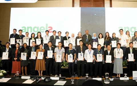 Bệnh viện Hữu nghị Việt Tiệp nhận Giải thưởng "Diamond Status"