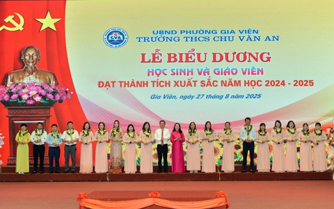 Trường Trung học cơ sở Chu Văn An (Hải Phòng) biểu dương giáo viên và học sinh đạt thành tích cao