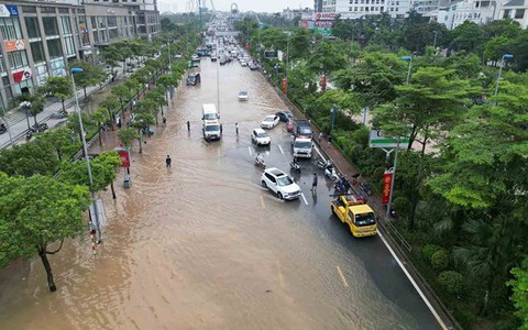 Hà Nội phân luồng giao thông đường Võ Chí Công