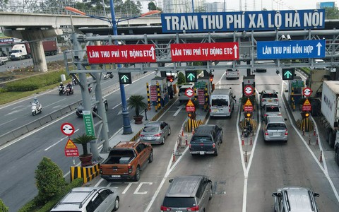 Chủ xe ô tô phải chuyển đổi tài khoản thu phí sang tài khoản giao thông mới được qua trạm thu phí