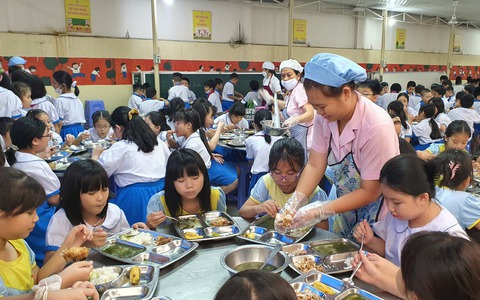 Ngành giáo dục Hà Nội đưa hàng loạt đầu việc nhằm đảm bảo an toàn thực phẩm năm học 2025-2026