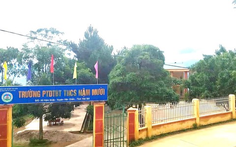 Lào Cai: Cổng trường học sập đổ khiến 2 anh em ruột tử vong