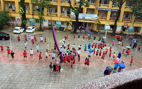 Toàn bộ học sinh Hà Nội nghỉ học ngày 1/10, các trường chủ động phương án học tập khi mưa bão