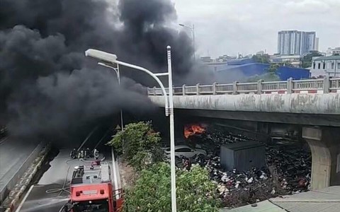 Báo cáo Thủ tướng về khả năng khai thác cầu Vĩnh Tuy sau vụ cháy bãi giữ xe dưới gần cầu