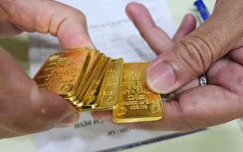 Thủ tướng: Không để thao túng thị trường, găm hàng, đội giá vàng