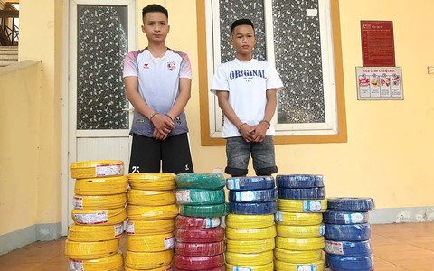 Bắt 2 anh em ruột trộm 44 cuộn dây điện