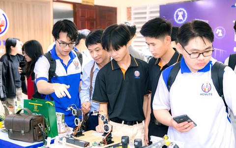 Một trường đại học công bố dành 60 tỉ cấp học bổng cho sinh viên năm 2026