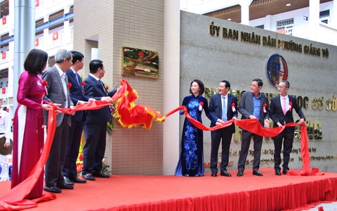 Gắn biển công trình chào mừng Đại hội XIV của Đảng cho Trường THCS Thăng Long