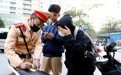 Đầu năm 2026, học sinh vẫn “vô tư” vi phạm luật giao thông