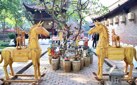 "Ngựa về phố" được trưng bày tại Văn Miếu - Quốc Tử Giám