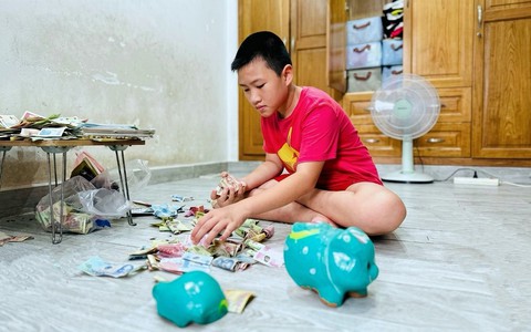 Cho con nhiều tiền để con học cách tiết kiệm