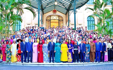 Phó Chủ tịch nước Võ Thị Ánh Xuân gặp mặt các điển hình học tập tiêu biểu toàn quốc