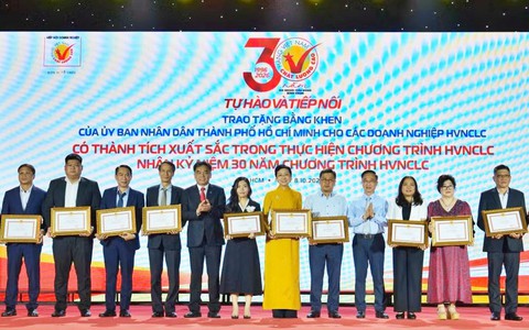 30 năm hình thành hệ sinh thái hàng Việt Nam Chất lượng cao