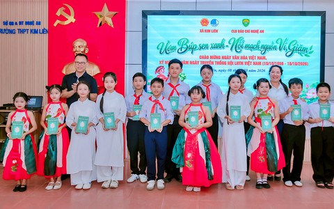 Ra mắt câu lạc bộ dân ca Ví, Giặm trên quê hương Bác Hồ